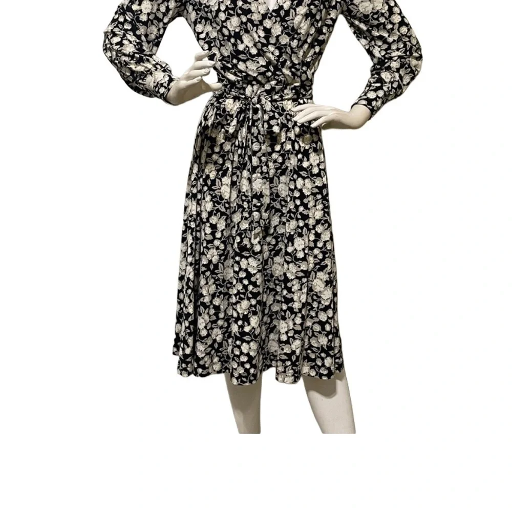 H&M Black and Cream Floral Midi Dress with crèpe wrap, Preowned - Picture 2 of 6